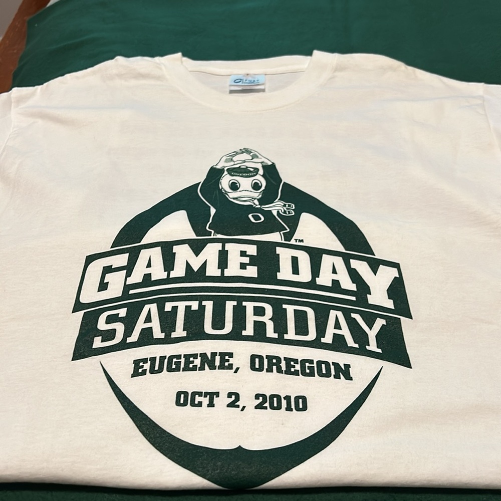 Oregon ducks t-shirt.